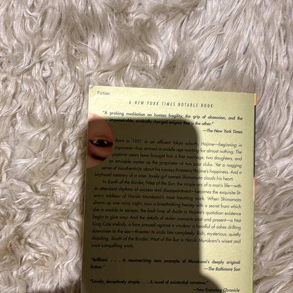 Book South of the border, West of the sun A Novel - Picture 4 of 6